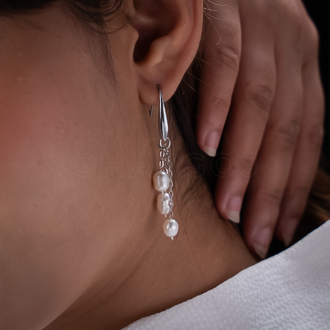 solo-trio-pearl-earrings-4 Solo Trio Pearl Earrings - Image 1